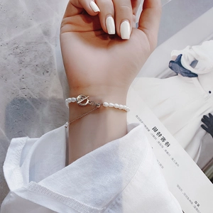 Baroque freshwater pearl bracelet for women featuring strawberry quartz and golden OT buckle
