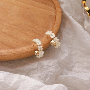 Shell Flower C Shaped Hoop Earrings With 925 Sterling Silver Earring Post Gold Floral Stud Earrings For Women Jewelry