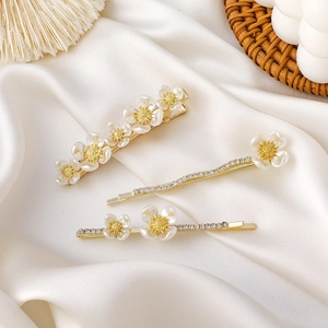 Barrette à Cheveux Élégante Fleur de Camélia pour Femmes Style Français Alliage Perle Artificielle Strass Épingle à Cheveux Mariage Fête Accessoires Cheveux