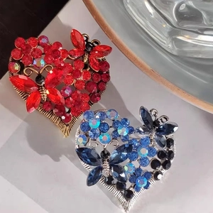 Vintage Rhinestone Butterfly Heart Brooch For Women Luxurious Elegant Alloy Floral Corsage Suit Coat Pin Fashion Jewelry Accessory