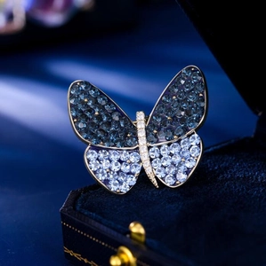Elegant Butterfly Brooch Pin Alloy Gradient Blue Rhinestone White Crystal Wedding Banquet Suit Accessory For Women Jewelry