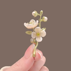 Elegant Jasmine Flower Brooch For Women White Enamel Floral Pin With Faux Artificial Pearl Rhinestone Gold Plated Fashion Jewelry Gift