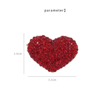 Spilla cuore rosso scintillante con strass completi e dimensioni 3,2cm x 2,4cm