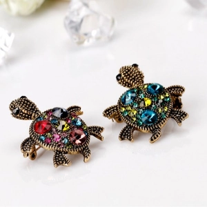 Luxurious sea turtle brooches with colorful rhinestones on vintage gold base