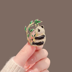 Elegant Alloy Rhinestone Panda Brooch For Women Cute Bamboo Design Gold Plated Enamel Animal Lapel Pin Jewelry Gift