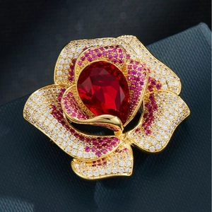 Broche Fleur de Camélia Élégante en Alliage Incrustée de Strass Épingle Florale Vintage pour Femme Accessoires de Bijoux de Mariage Banquet
