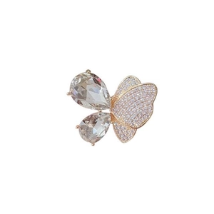 Exquise broche papillon dorée avec cristaux étincelants et détails en micro-pavage
