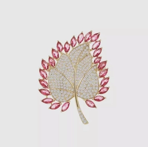 Elegant maple leaf brooch with pink gems and gold plating for women's fashion suit accessory