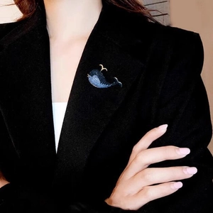 Elegant blue whale brooch with gold accents and sparkling crystals for women suits