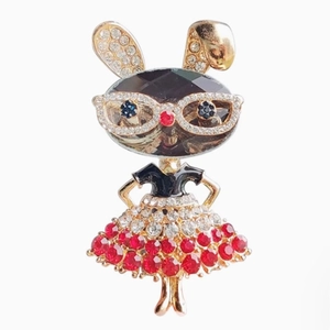 Broche lapin vintage plaquée or avec strass colorés et lunettes noires stylées