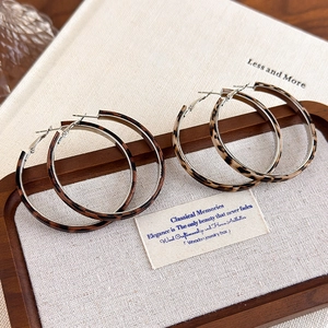 Retro leopard print and tortoiseshell hoop earrings for women in large circular style