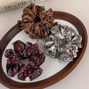 Vintage Paisley Print Scrunchie With Gold Metal Pendant Retro French Style Fabric Hair Tie High Elasticity For Women