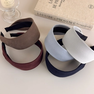 Set of 5 minimalist solid color wide headbands in matte fabric for autumn and winter style