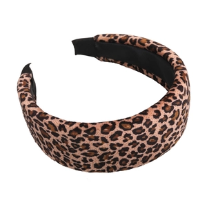 Chic leopard print padded sponge headband with soft velvet texture for women's hair