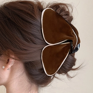 Vintage Flocked Butterfly Hair Claw Clip Elegant Velvet Fabric Hairpin For Women Audrey Style Autumn Hair Accessories