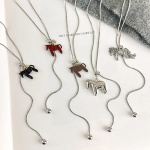 Retro horse pendant necklace set with adjustable snake chain and star charm in five colors