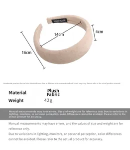 Detaillierte Maße des beigen Woll-Haarreifs mit 16 cm Breite und 4 cm Dicke