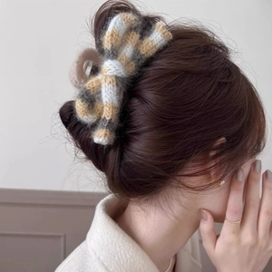 Pince à Cheveux Nœud en Tricot de Style Coréen pour Femmes Pince Crabe en Laine Rayée Faite Main Accessoires Cheveux Automne Hiver