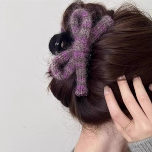 Pince à cheveux élégante avec nœud tricoté violet pour coiffure d'automne et hiver