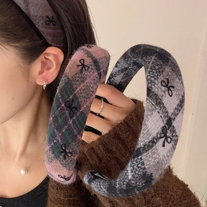 Plaid wool headband with embroidered bow design for women, stylish high-crown autumn accessory