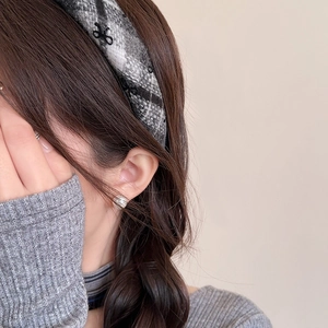 Elegant silver S925 stud earrings with spiral texture for women daily wear