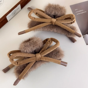 Zweiteiliges Set braune Plüsch Haarklammern mit Schleife für dicke Haare im Winter