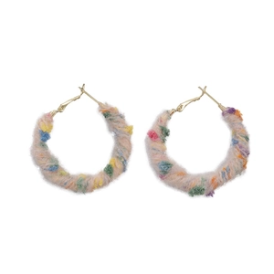 Boucles d'oreilles créoles en laine arc-en-ciel pour femmes au fini texturé coloré