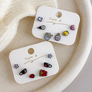Ensemble de boucles d'oreilles mignonnes avec motifs de glace et frites sur cartes