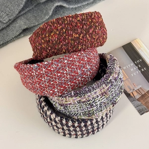 Set van vier Franse stijl tweed haardbanden met geruite en geweven textuurpatronen