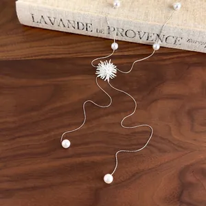 Collier pompon en perles argenté avec chaîne longue en Y ajustable pour femme