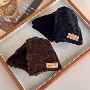 Retro Velvet Triangle Hair Claw Clip Large High-End Shark Clip For Women Elegant Hair Accessories Vintage Styling Bun Hairpin