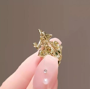 Exquisite mini grape brooch with golden alloy base, green gems and white rhinestones