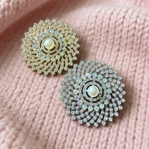 Vintage Alloy Faux Artificial Pearl Rhinestone Sunflower Brooch Elegant Floral Lapel Pin For Suit Dress Wedding Party Women Jewelry
