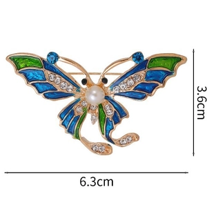 Spilla farfalla vintage in smalto blu e verde con perla e strass, larghezza di 6,3 cm