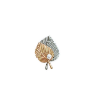 Elegant maple leaf brooch with dual-tone gold and silver plating and a white pearl accent