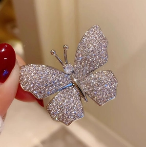 Elegant French vintage butterfly brooch with full diamond zircon pavé and large center stone