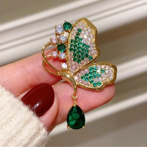 Elegante Spilla a Farfalla in Lega Strass Verde Smeraldo Pendente a Goccia d'Acqua Pin per Abito Gioielli per Matrimonio Festa Donna Regalo