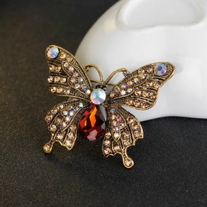Vintage Schmetterling Brosche Für Damen Zinklegierung Strass Insekten Nadel Antikgold Roter Kristall Brustnadel Accessoire
