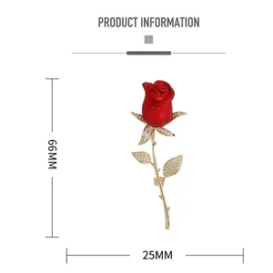 Élégante broche fleur rose rouge avec tige dorée et détails en cristal pour femme