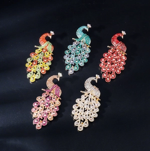 Elegant Alloy Peacock Brooch With Rhinestone Luxurious Animal Shaped Pin For Women Evening Gown Blazer Accessory Jewelry Gift