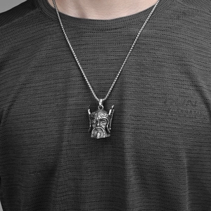 Collier pendentif Viking Odin rétro pour homme avec finition argentée vieillie et chaîne boîte