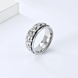 Mechanical spinner ring with double gear structure for stress relief in titanium steel
