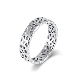 Bague nordique viking évidée avec motif géométrique de nœud celtique minimaliste