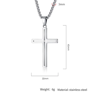 Détails du pendentif croix inox 45x30mm avec une chaîne maille vénitienne 3mm