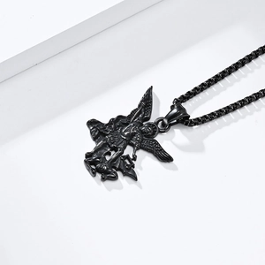 Vintage St. Michael Aartsengel hanger van mat zwart roestvrij staal met boxketting