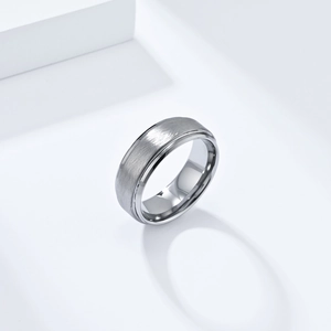 Minimalistischer Ring aus mattem Wolframstahl mit polierten Kanten für Herrenschmuck