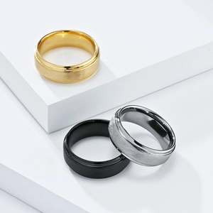 Dreiteiliges Herrenset aus Wolframstahl Ringen in Gold Schwarz Silber mit Matt Bürstung