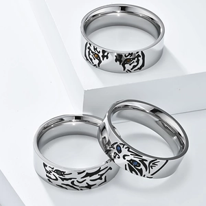 Three-piece titanium steel animal rings set with tiger wolf motifs and colorful gemstone eyes