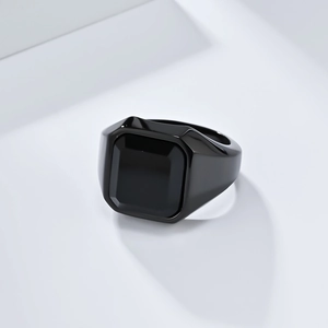 Anillo de lujo para hombre en acero inoxidable con piedra negra cuadrada