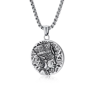 Collana vintage in acciaio argento con ritratto di Nefertiti e geroglifici